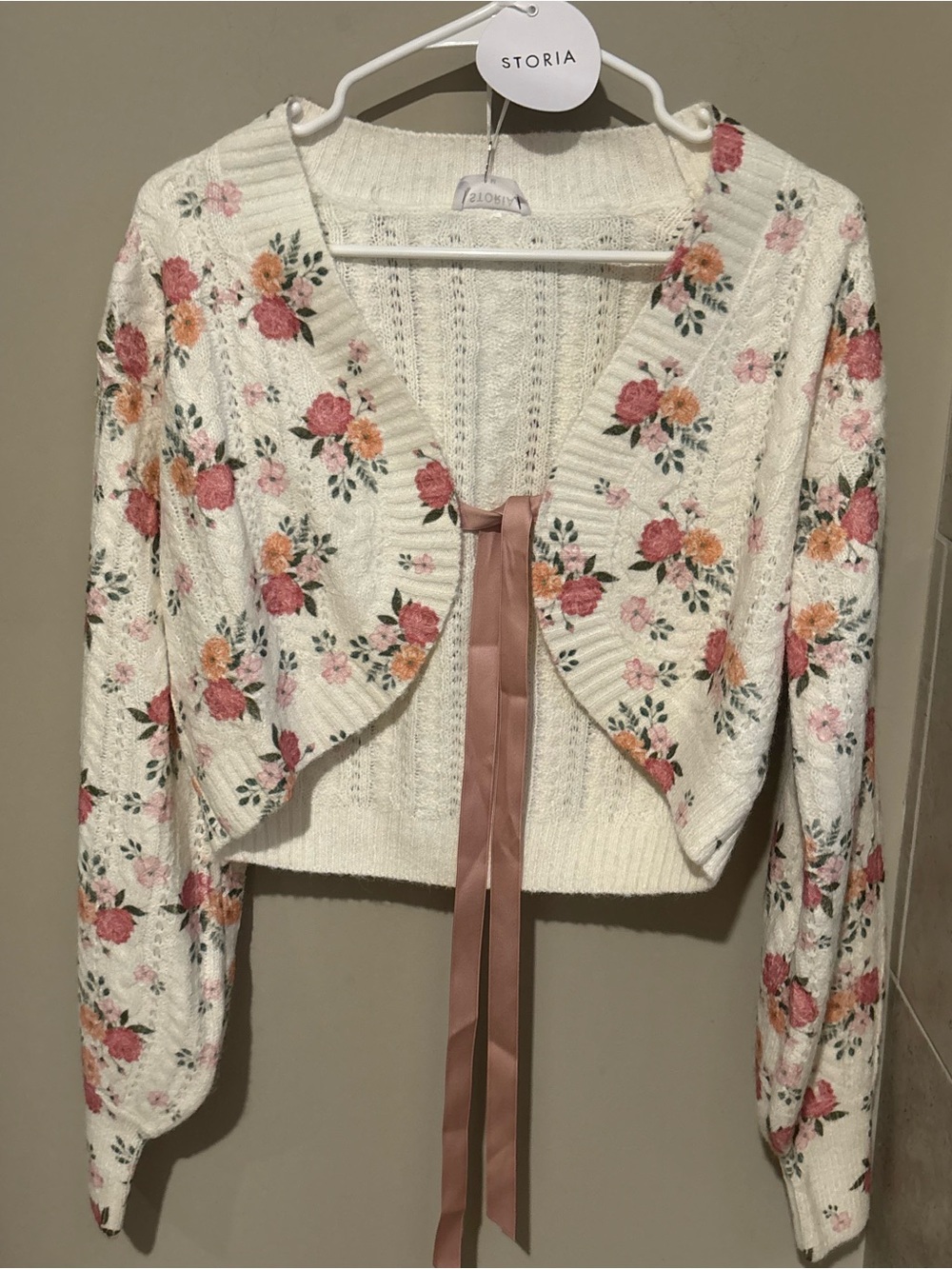 Storia Cream Cropped Floral Cardigan with Pink Satin Tie